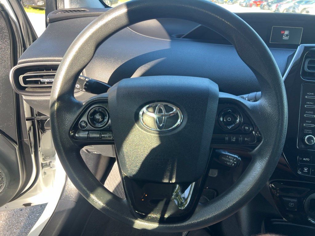 Used 2021 Toyota Prius L Eco FWD image 45