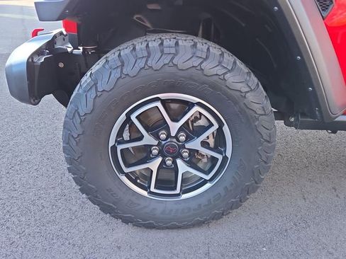 Used 2024 Jeep Wrangler Rubicon image 9