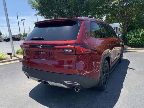 Used 2024 Toyota Grand Highlander AWD Hybrid image 8