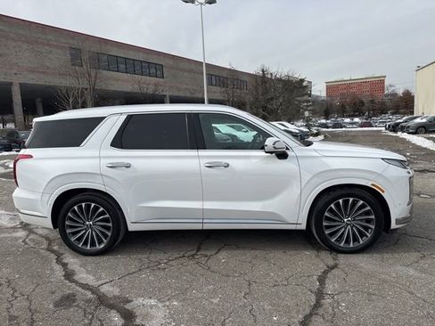 Used 2023 Hyundai Palisade Calligraphy w/ Cargo Package image 14