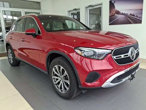 Used 2026 Mercedes-Benz GLC 300 4MATIC image 1
