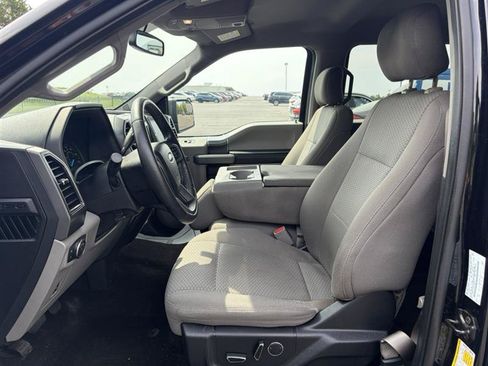 Used 2017 Ford F150 XLT w/ Equipment Group 302A Luxury AWD/4WD image 18