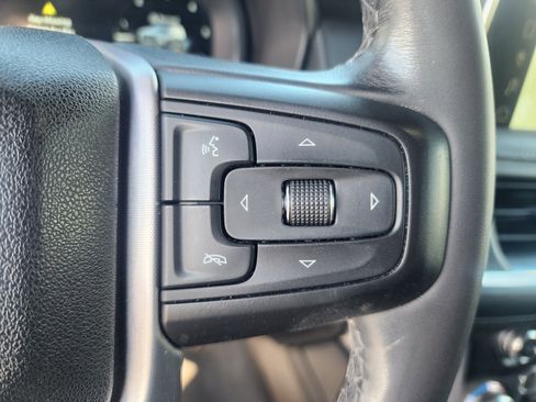 Used 2022 GMC Yukon XL SLE image 29