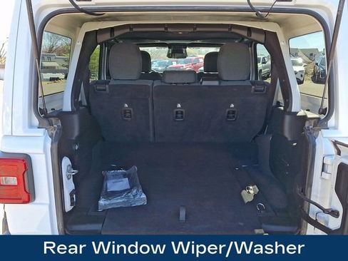 Used 2025 Jeep Wrangler Unlimited Sahara image 31