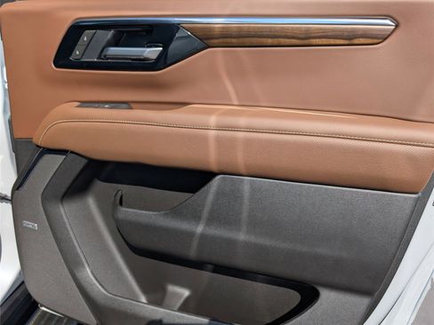 New 2026 Chevrolet Suburban High Country AWD/4WD image 24