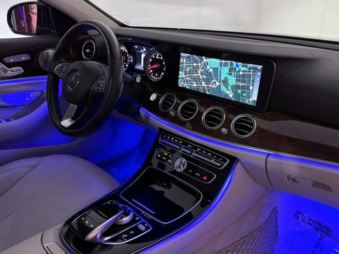 Used 2017 Mercedes-Benz E 400 4MATIC Wagon image 26