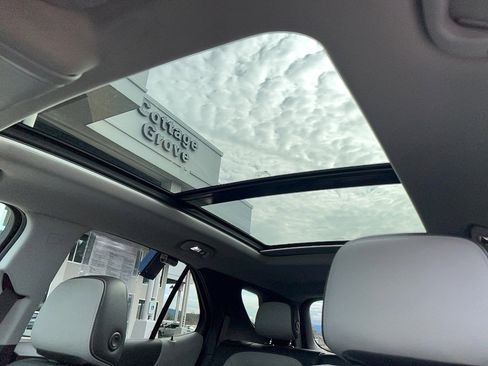 Used 2018 Chevrolet Equinox Premier image 21