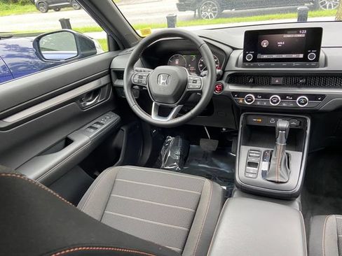 Used 2025 Honda CR-V Sport image 13