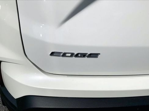 Used 2020 Ford Edge Titanium AWD/4WD image 7