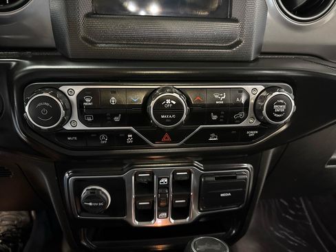 Used 2022 Jeep Wrangler Unlimited Sport AWD/4WD image 21