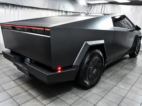 Used 2024 Tesla Cybertruck AWD Crew Cab image 6