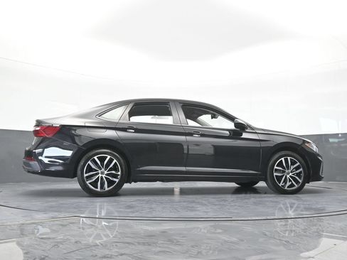Used 2025 Volkswagen Jetta SE FWD image 58