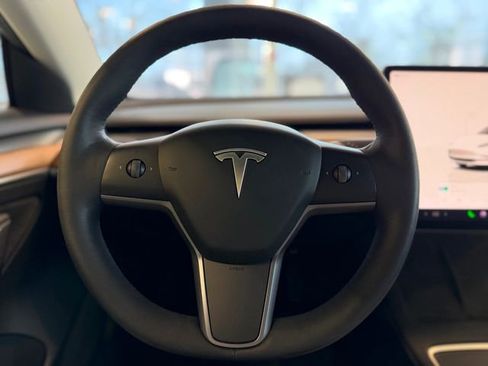 Used 2023 Tesla Model 3 Standard Range image 24