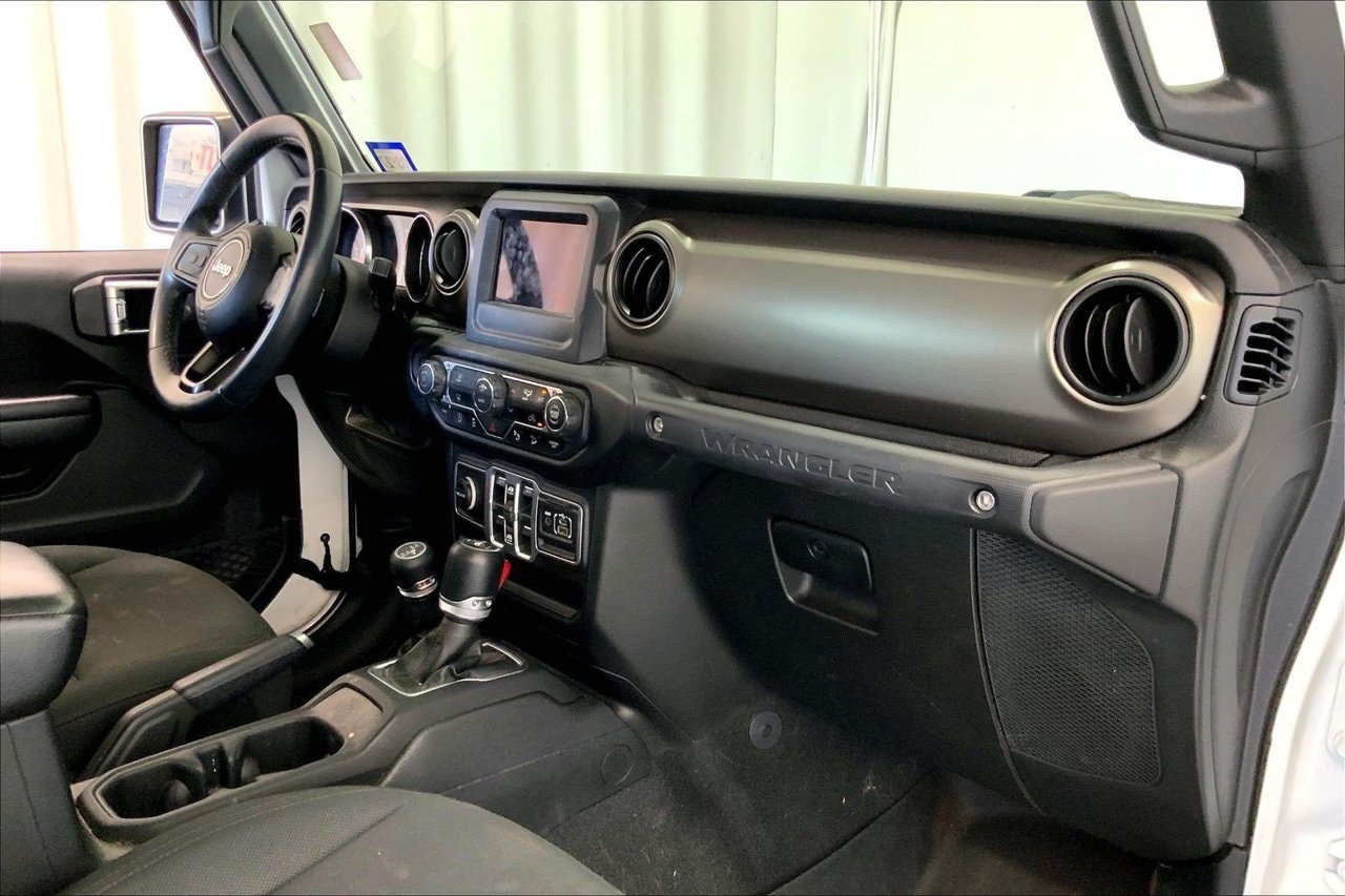 Used 2018 Jeep Wrangler Unlimited Sport S AWD/4WD image 28