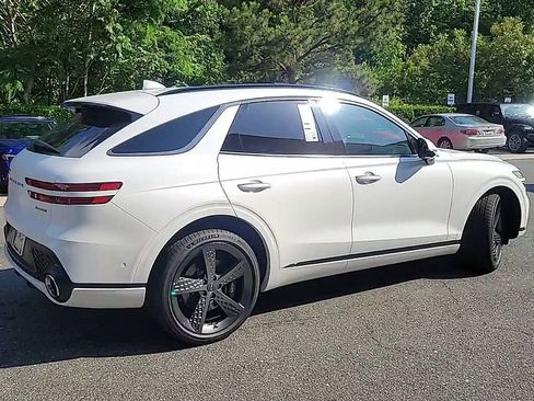 Used 2024 Genesis GV70 3.5T Sport w/ Sport Prestige Package AWD/4WD image 8