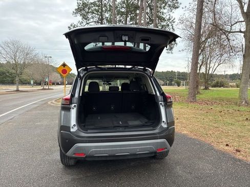 Used 2023 Nissan Rogue S image 18