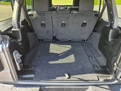 Used 2021 Jeep Wrangler Unlimited Sport AWD/4WD image 23