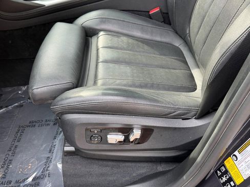Used 2021 BMW X7 M50i w/ Dynamic Handling Package image 27