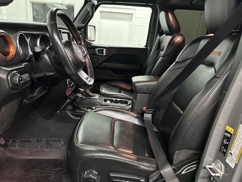 Used 2022 Jeep Gladiator Mojave w/ Cold Weather Group image 20