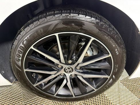 Used 2022 Toyota Camry SE w/ Audio Upgrade Package image 20