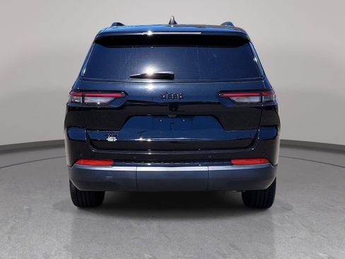 Used 2023 Jeep Grand Cherokee L Laredo AWD/4WD image 6
