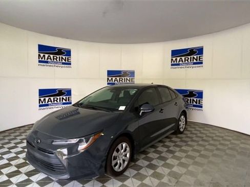 Used 2025 Toyota Corolla LE image 6