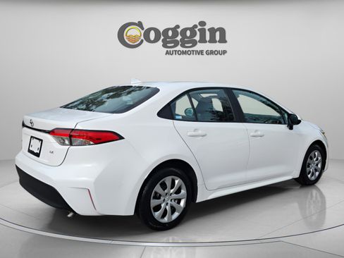 Used 2023 Toyota Corolla LE image 6