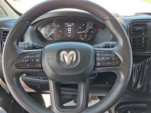 Used 2025 RAM ProMaster 2500 w/ Convenience Group FWD image 8