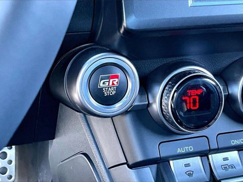 Used 2023 Toyota GR86 Premium image 25