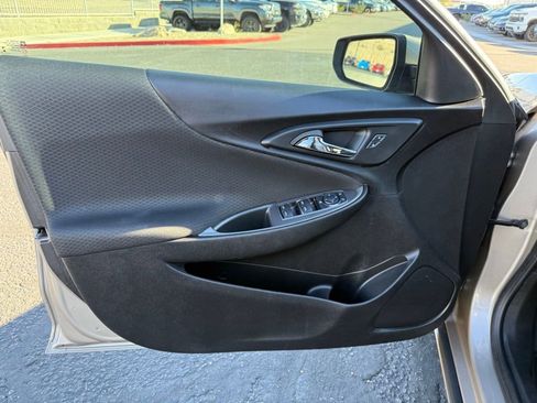 Used 2024 Chevrolet Malibu LT image 22