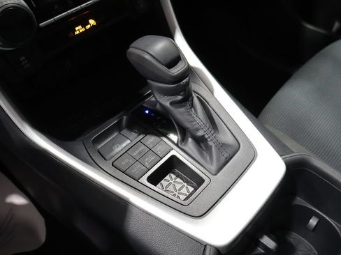Used 2025 Toyota RAV4 LE AWD/4WD image 29