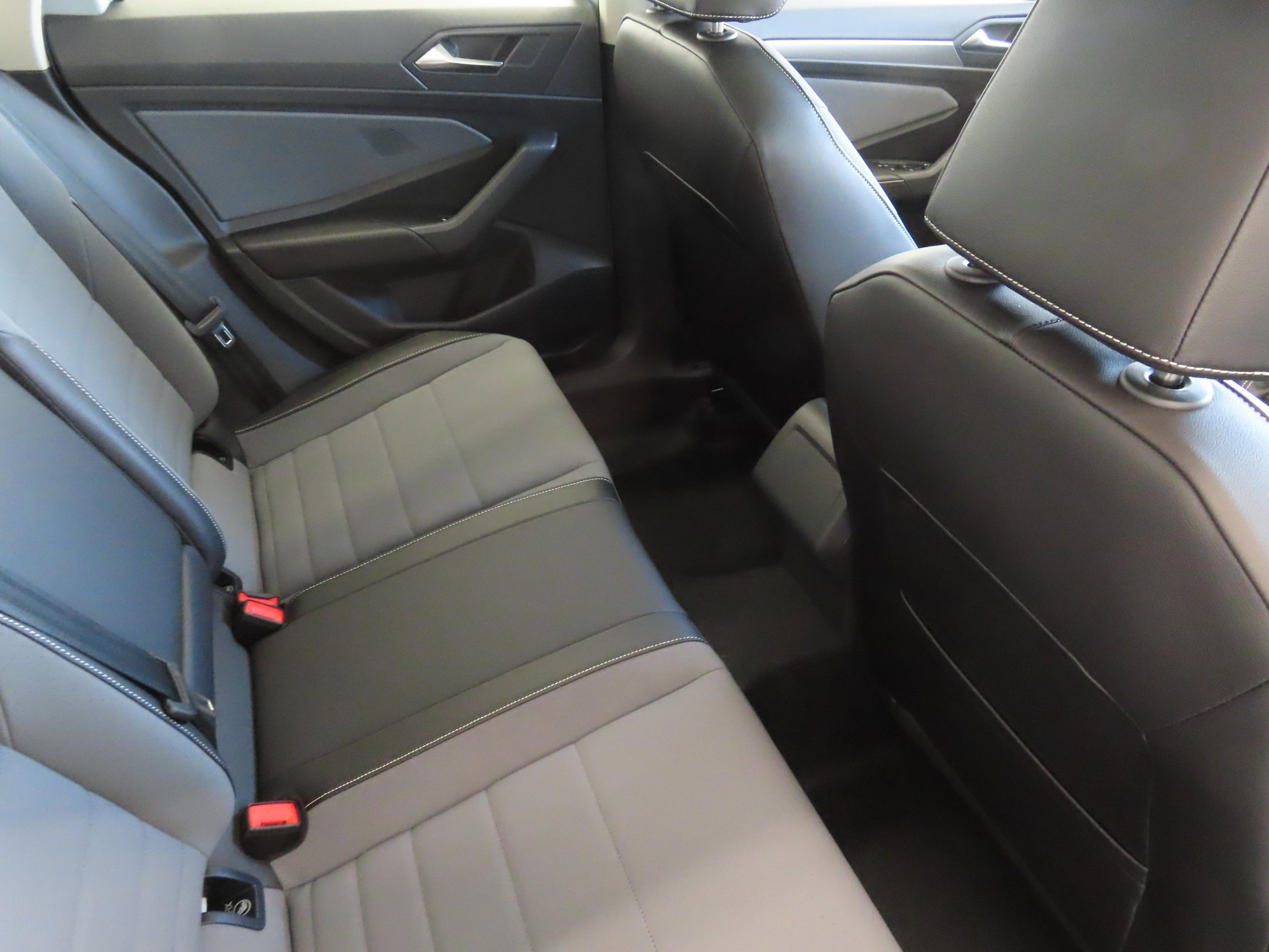 Used 2026 Volkswagen Jetta SE FWD image 24