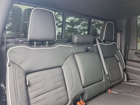 Certified 2026 GMC Sierra 2500 AT4X image 10