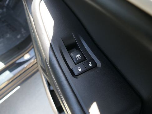 Used 2023 Jeep Grand Cherokee Limited AWD/4WD image 22