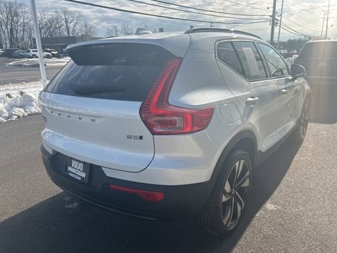 Certified 2025 Volvo XC40 B5 Plus image 5