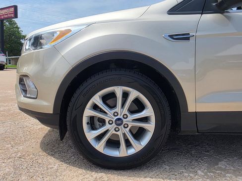 Used 2017 Ford Escape SE FWD image 28
