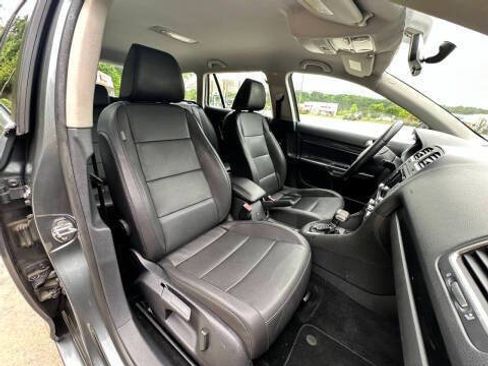 Used 2010 Volkswagen Jetta TDI FWD image 9