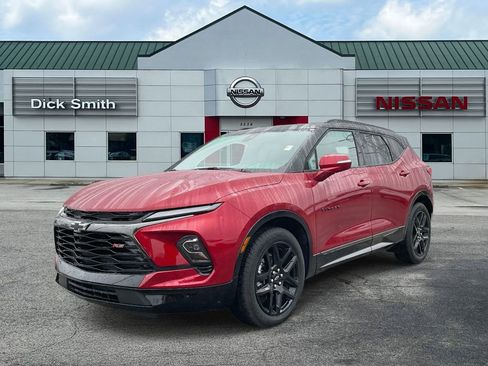 Used 2025 Chevrolet Blazer RS w/ Driver Confidence II Package image 3