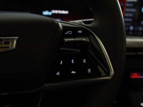 Used 2025 Cadillac Escalade V w/ LPO, ONYX Package image 24