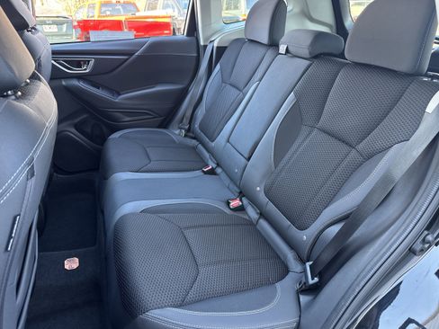 Used 2022 Subaru Forester Premium image 11