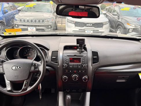 Used 2013 Kia Sorento LX w/ Value Pkg FWD image 15
