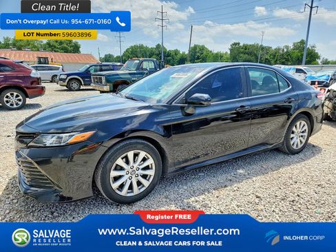 Used 2018 Toyota Camry LE FWD image 1