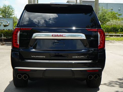Used 2024 GMC Yukon Denali w/ Advanced Technology Package AWD/4WD image 11