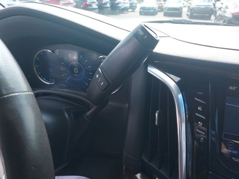 Used 2020 Cadillac Escalade ESV Luxury AWD/4WD image 28