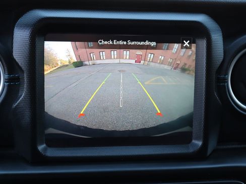 Used 2022 Jeep Wrangler Unlimited Rubicon 4xe image 33