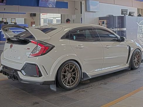 Used 2018 Honda Civic Type R image 4