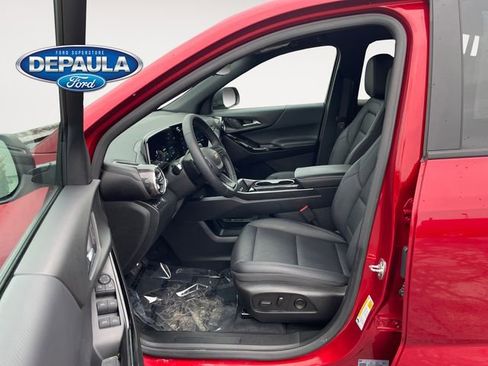 Used 2025 Chevrolet Equinox LT w/ Convenience Package II image 11