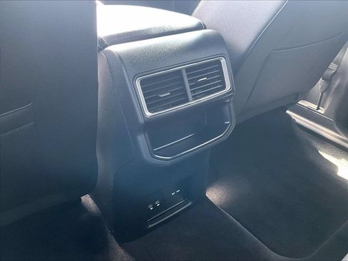 Used 2025 Volkswagen Atlas Cross Sport SE AWD/4WD image 12