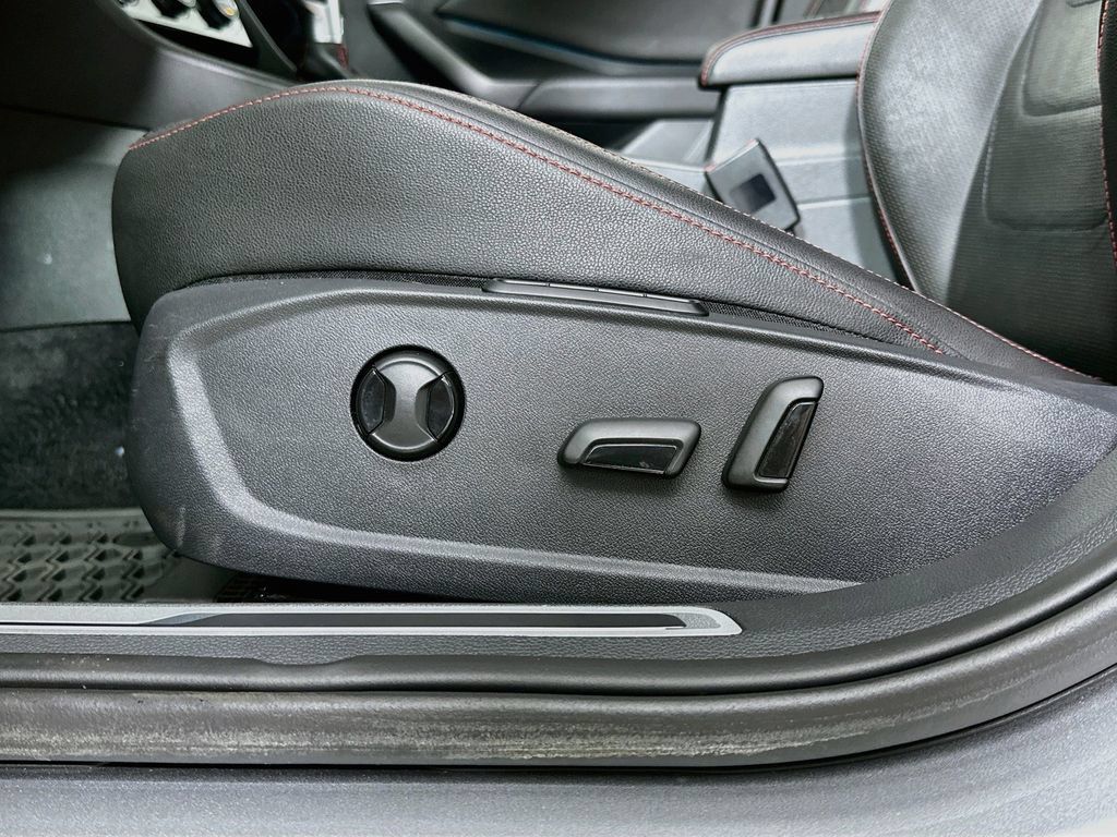 Used 2019 Volkswagen Jetta GLI Autobahn FWD image 20