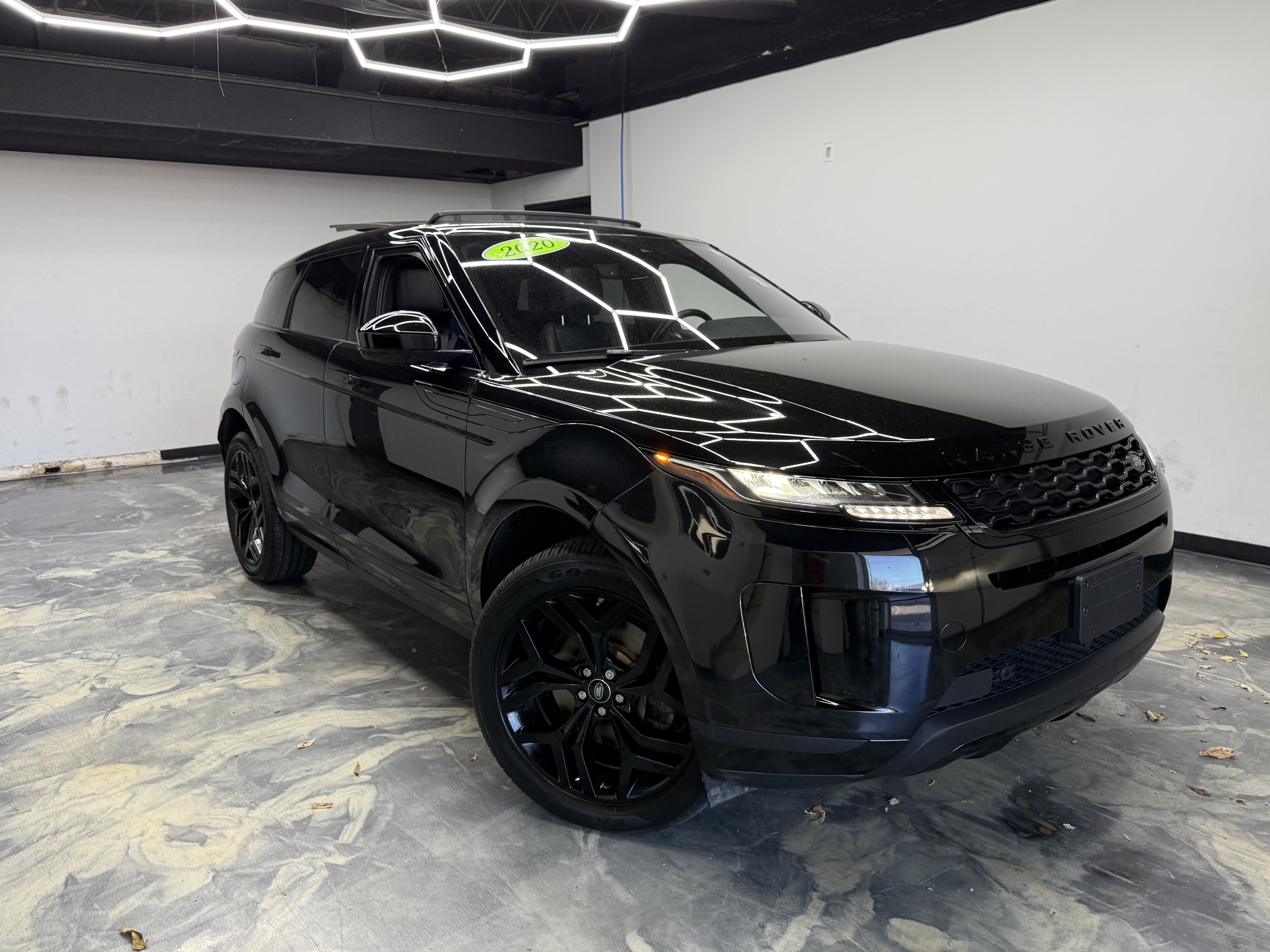 Used 2020 Land Rover Range Rover Evoque S AWD/4WD image 6
